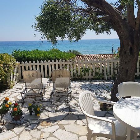 Corfu Glyfada Menigos Beach Apartments Bagian luar foto