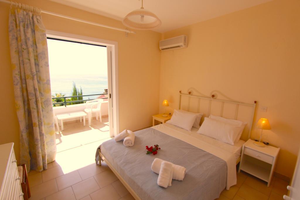 Corfu Glyfada Menigos Beach Apartments Bagian luar foto