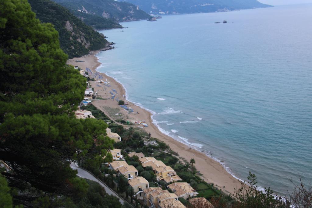 Corfu Glyfada Menigos Beach Apartments Bagian luar foto