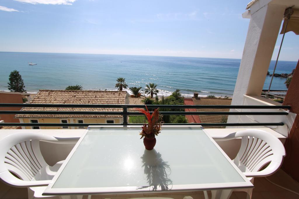 Corfu Glyfada Menigos Beach Apartments Bagian luar foto