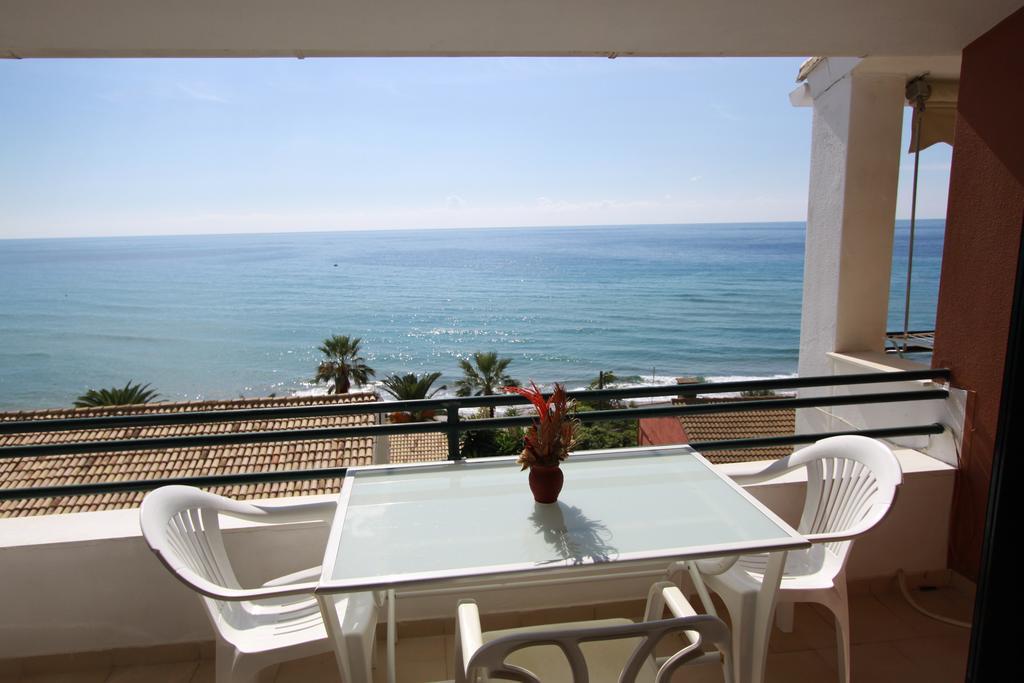 Corfu Glyfada Menigos Beach Apartments Bagian luar foto