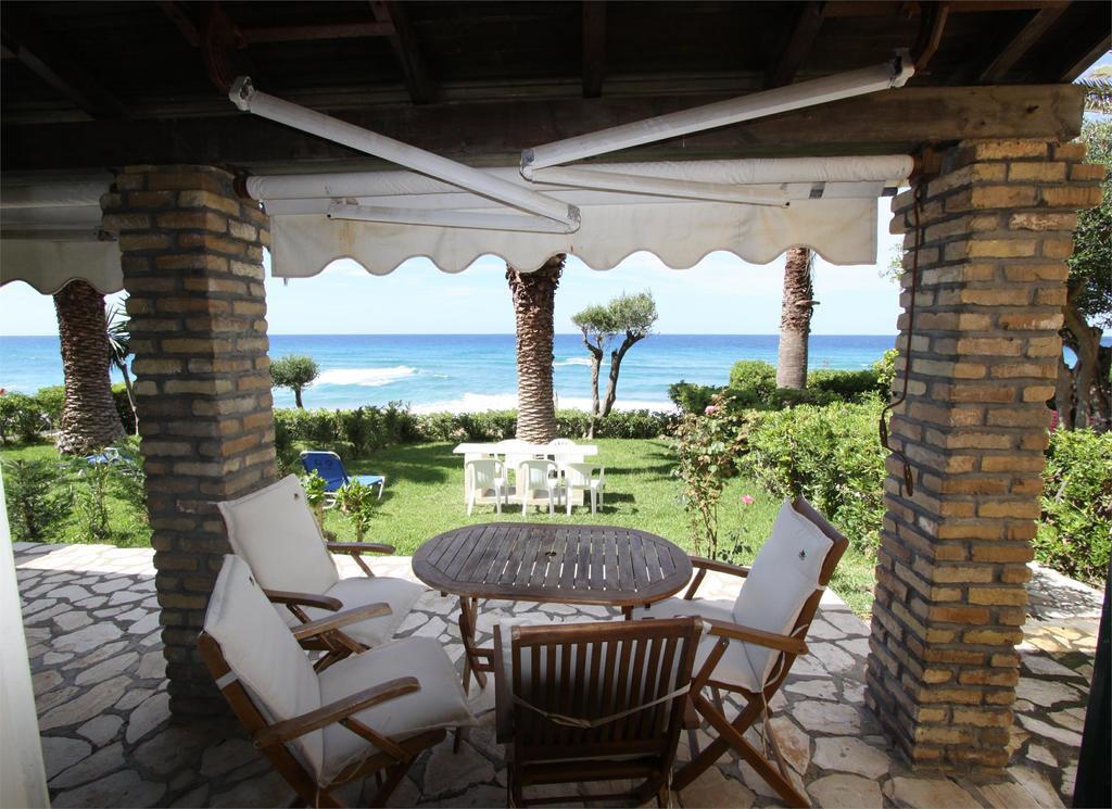 Corfu Glyfada Menigos Beach Apartments Bagian luar foto