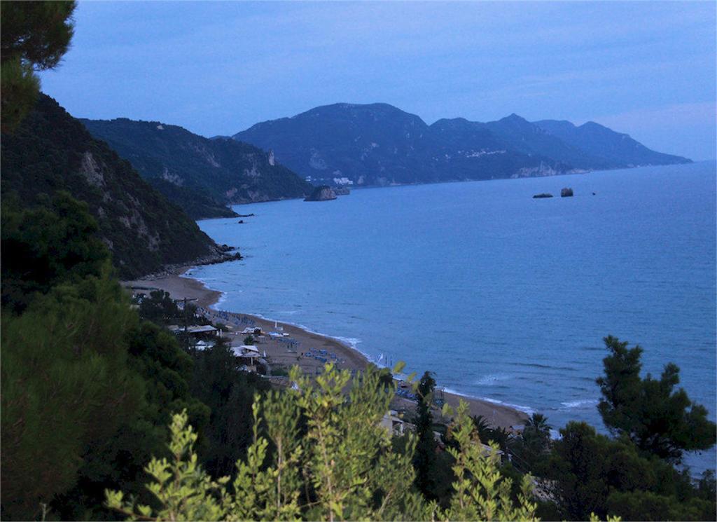 Corfu Glyfada Menigos Beach Apartments Bagian luar foto