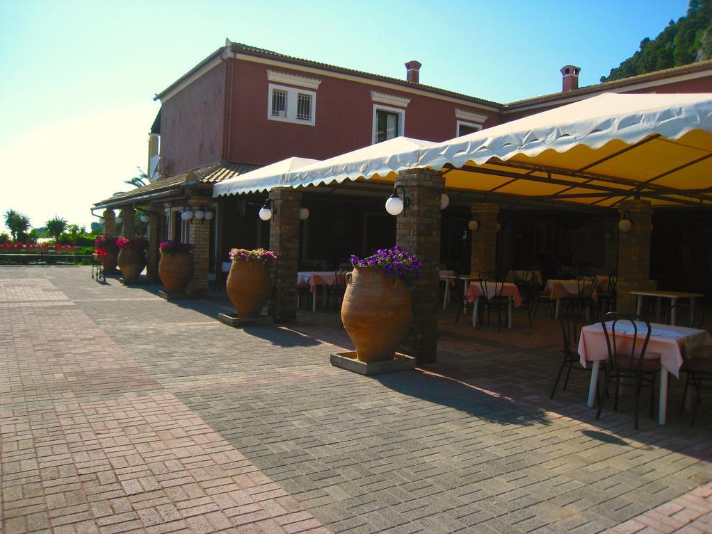 Corfu Glyfada Menigos Beach Apartments Bagian luar foto