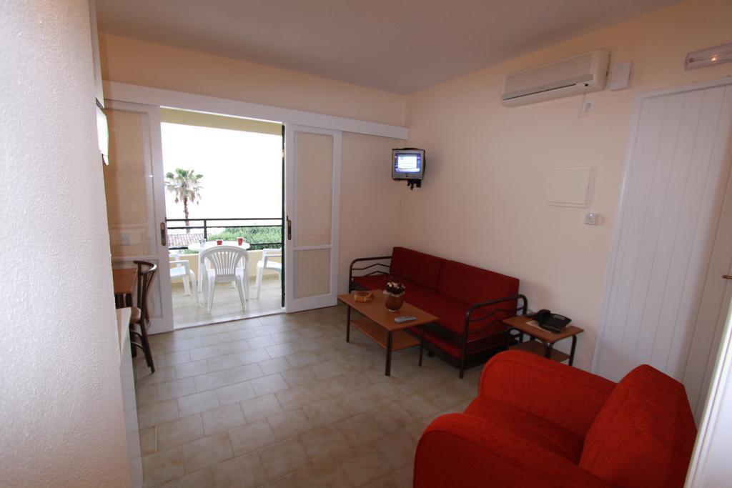 Corfu Glyfada Menigos Beach Apartments Bagian luar foto