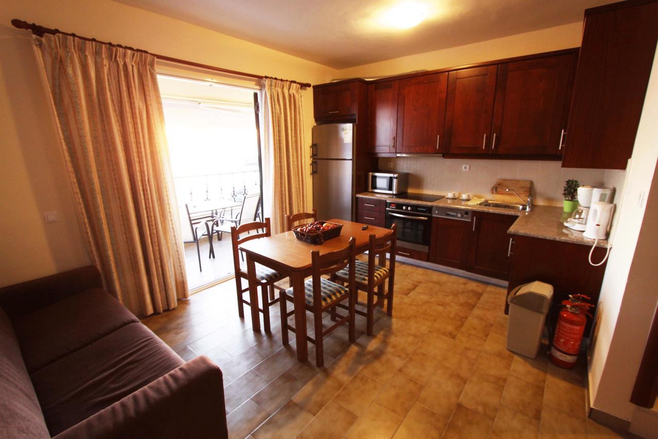 Corfu Glyfada Menigos Beach Apartments Bagian luar foto