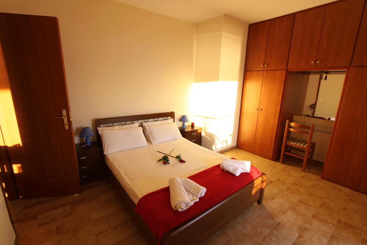 Corfu Glyfada Menigos Beach Apartments Bagian luar foto