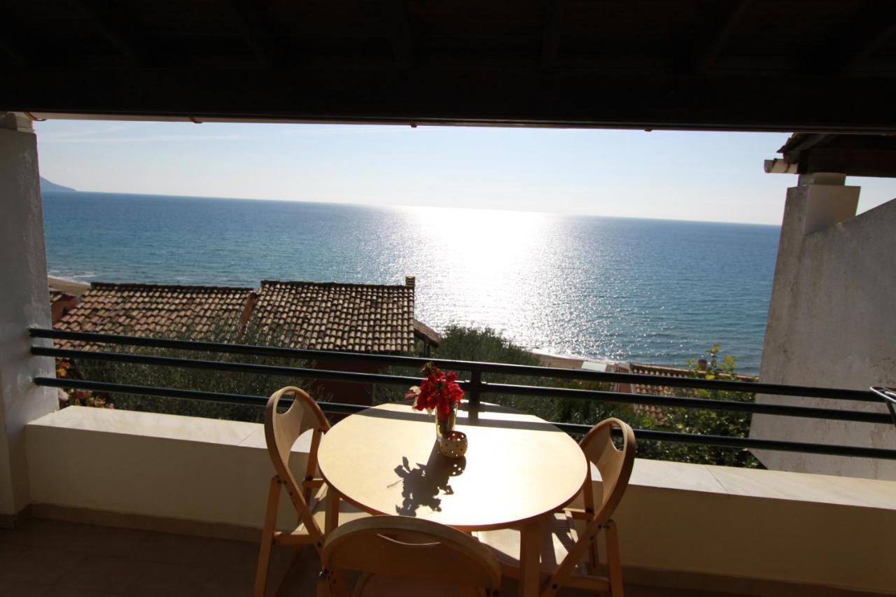 Corfu Glyfada Menigos Beach Apartments Bagian luar foto