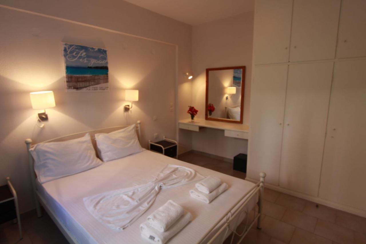 Corfu Glyfada Menigos Beach Apartments Bagian luar foto