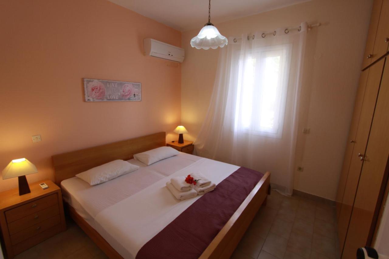 Corfu Glyfada Menigos Beach Apartments Bagian luar foto