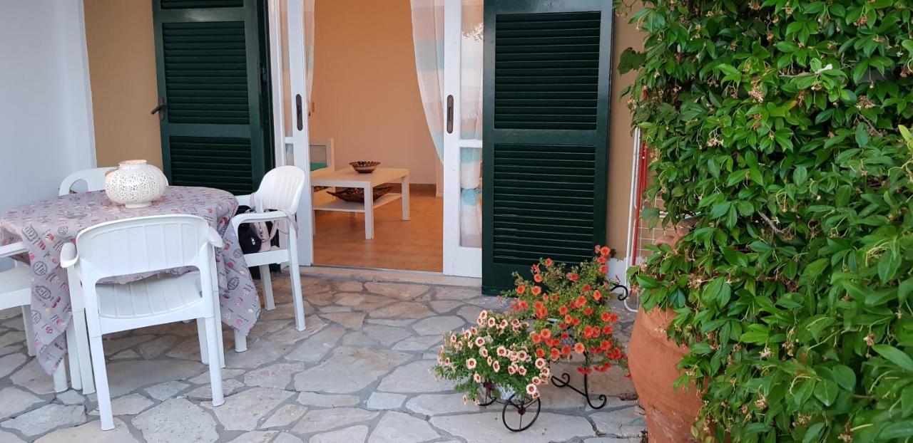 Corfu Glyfada Menigos Beach Apartments Bagian luar foto