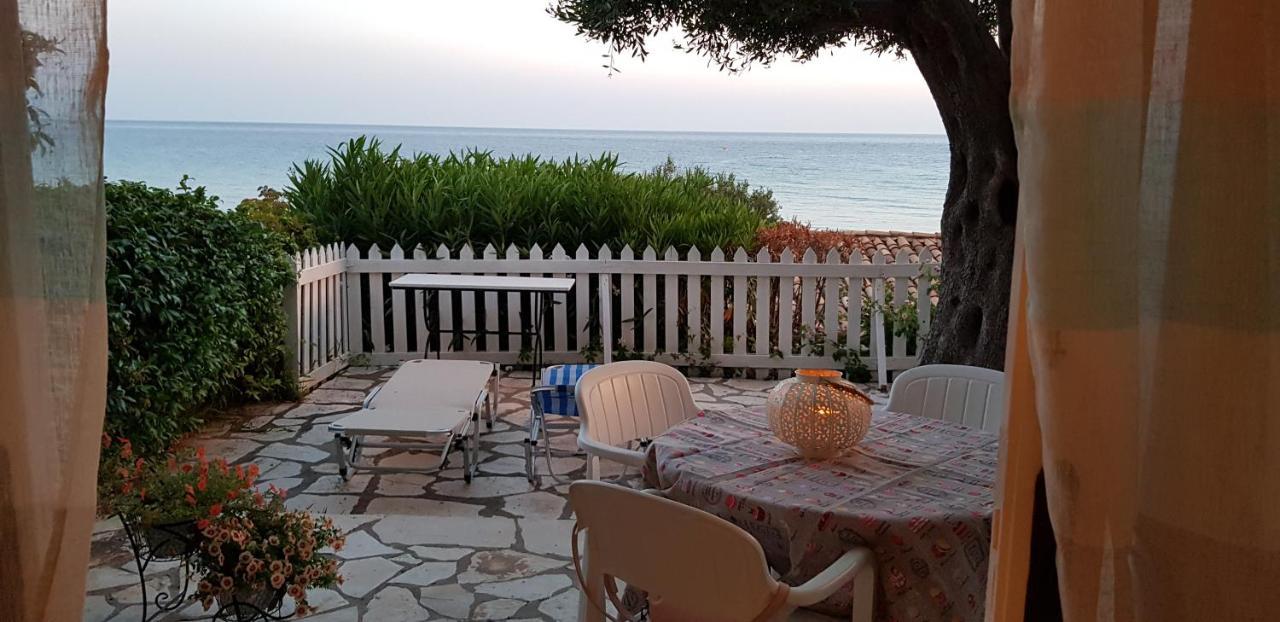 Corfu Glyfada Menigos Beach Apartments Bagian luar foto