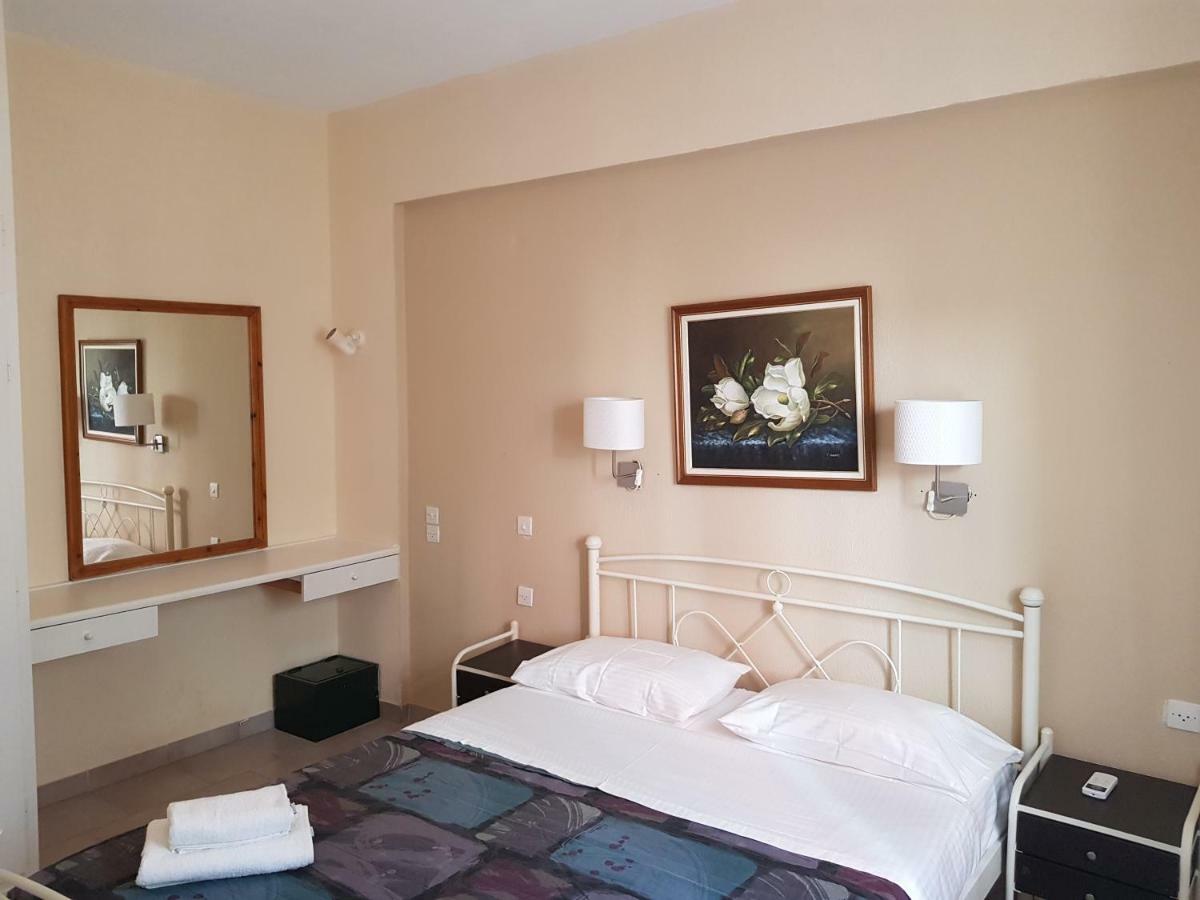 Corfu Glyfada Menigos Beach Apartments Bagian luar foto