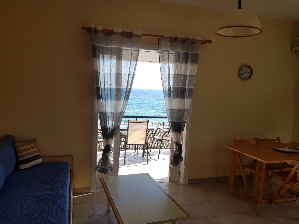 Corfu Glyfada Menigos Beach Apartments Bagian luar foto