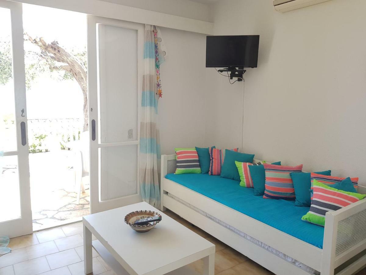 Corfu Glyfada Menigos Beach Apartments Bagian luar foto